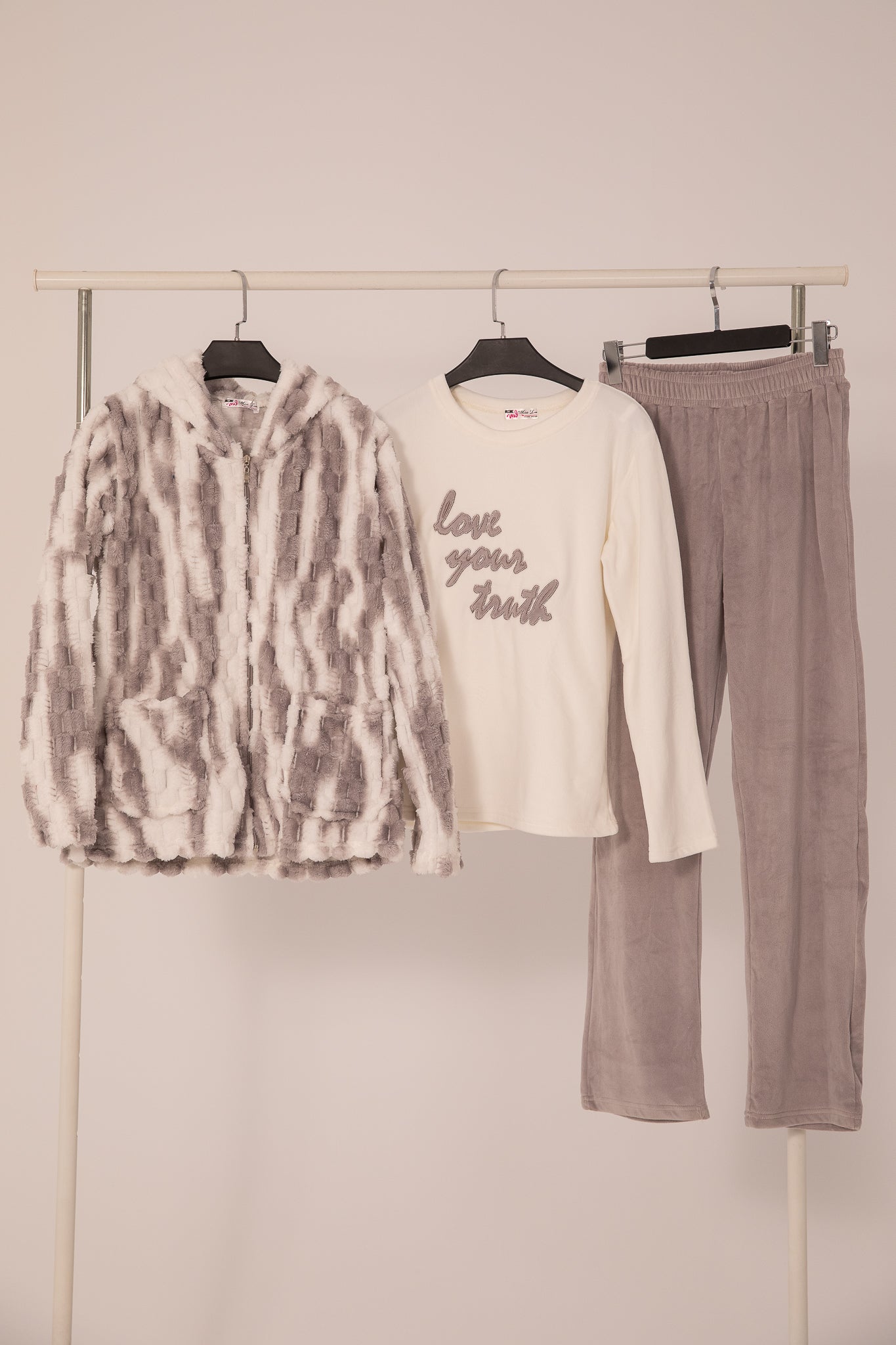 Velvet Pajama 3 pc 9076