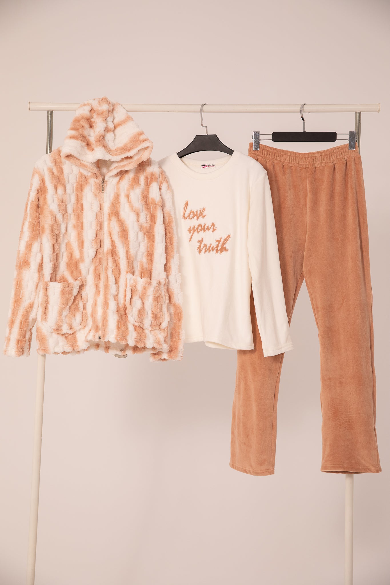 Velvet Pajama 3 pc 9076