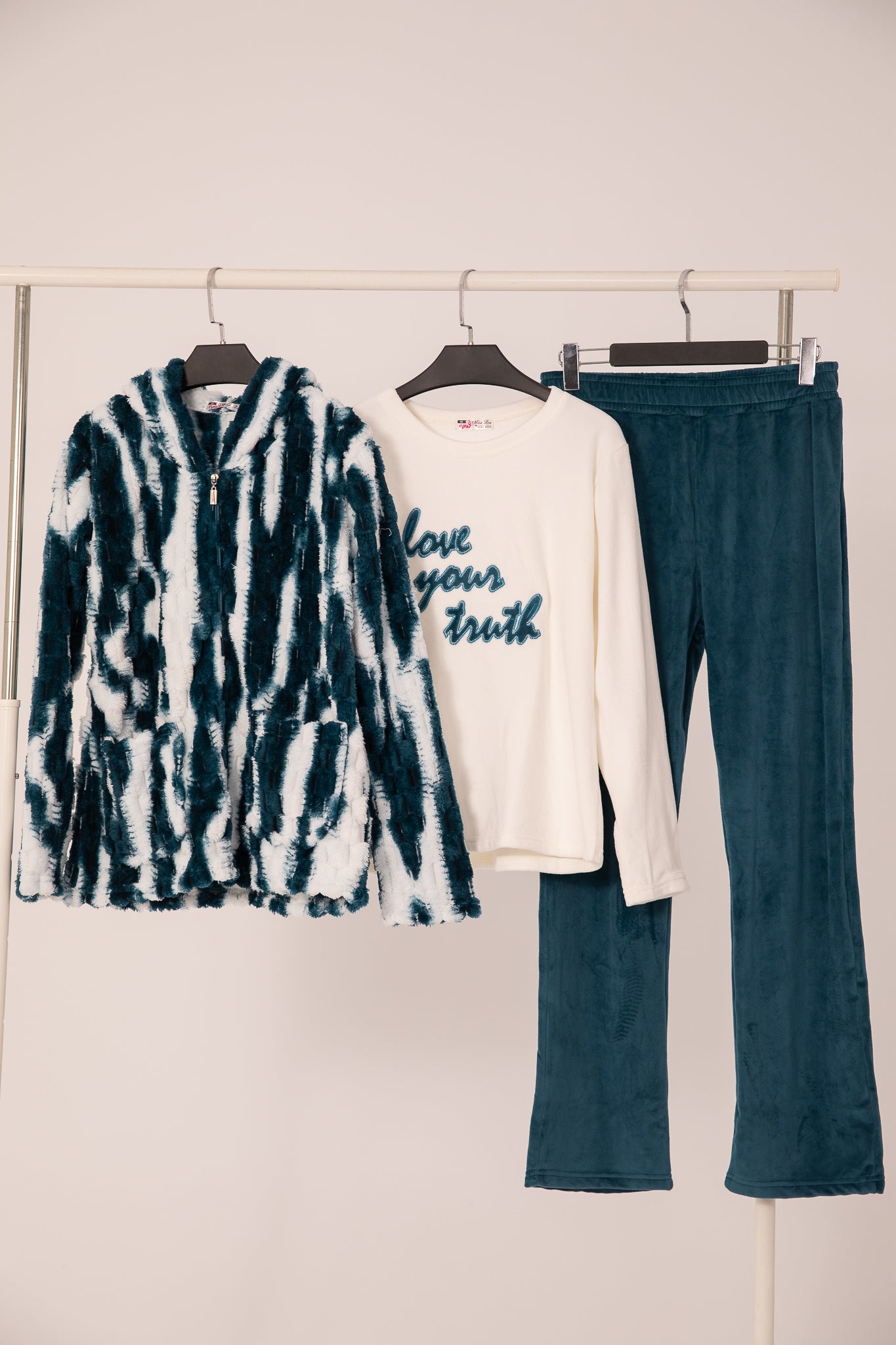 Velvet Pajama 3 pc 9076