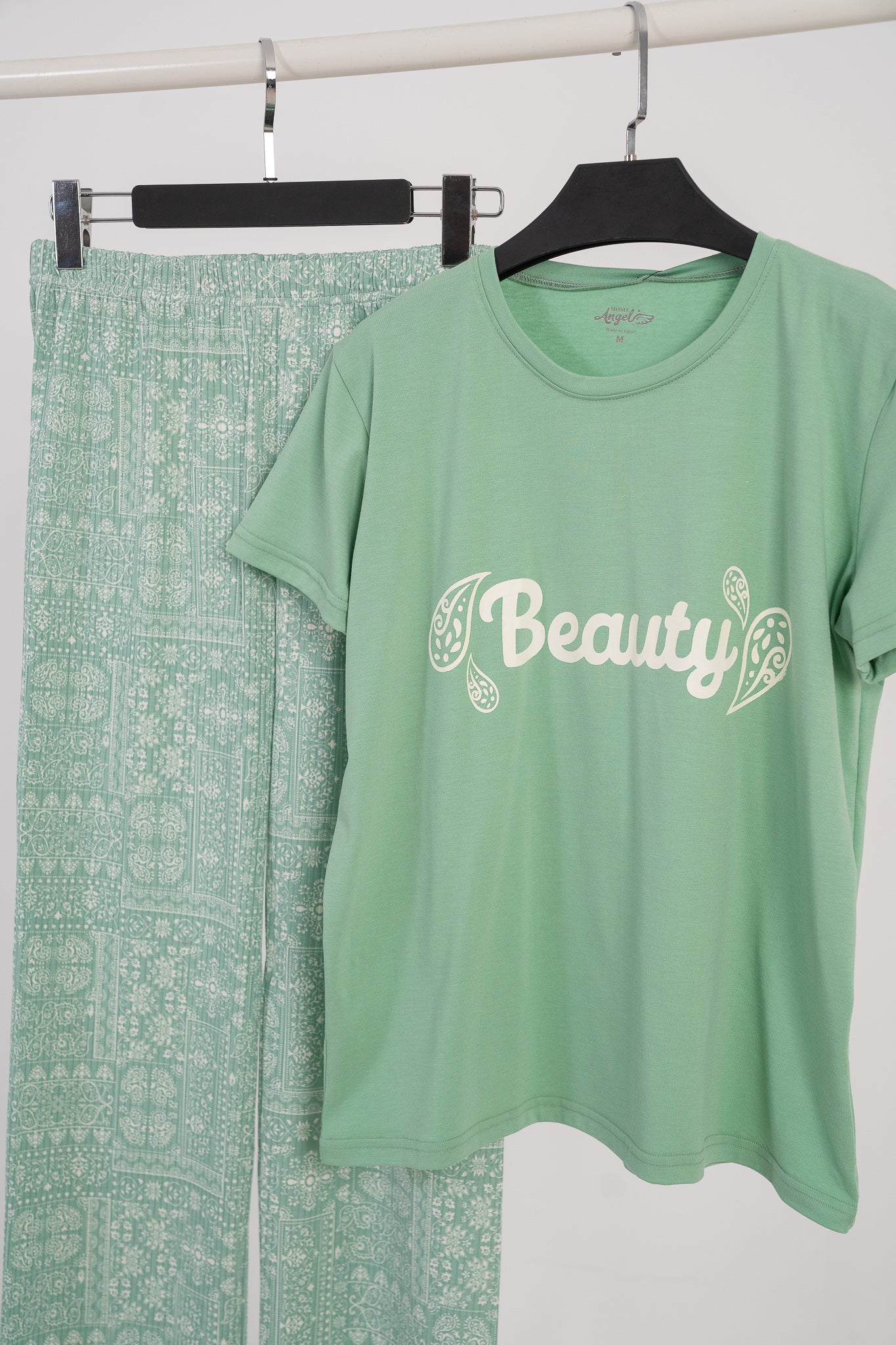 Pajama Beauty 663