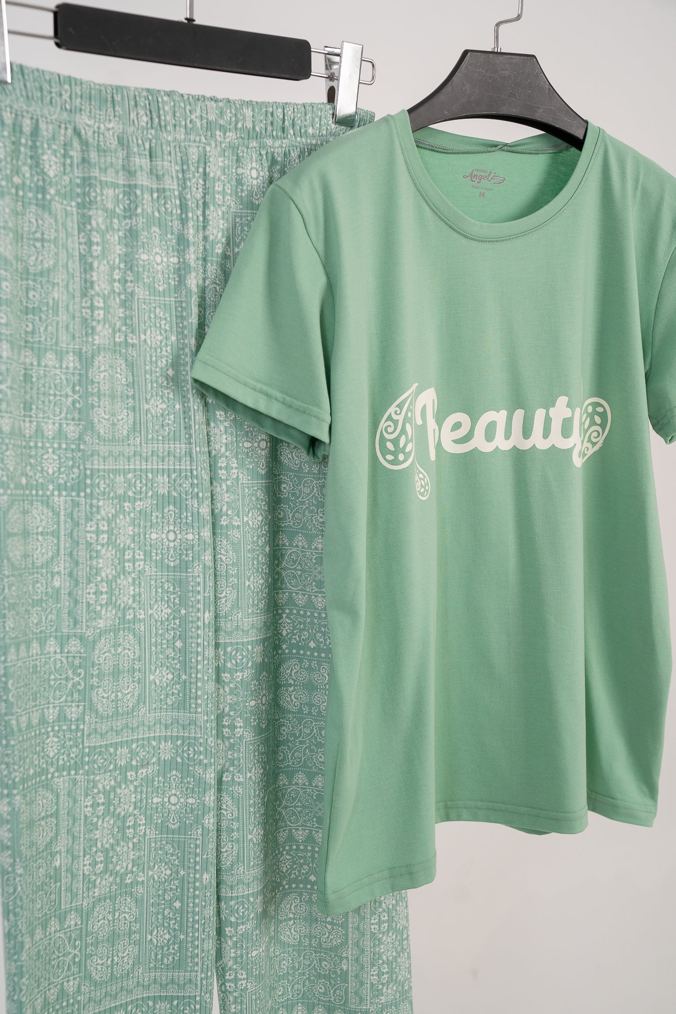 Pajama Beauty 663