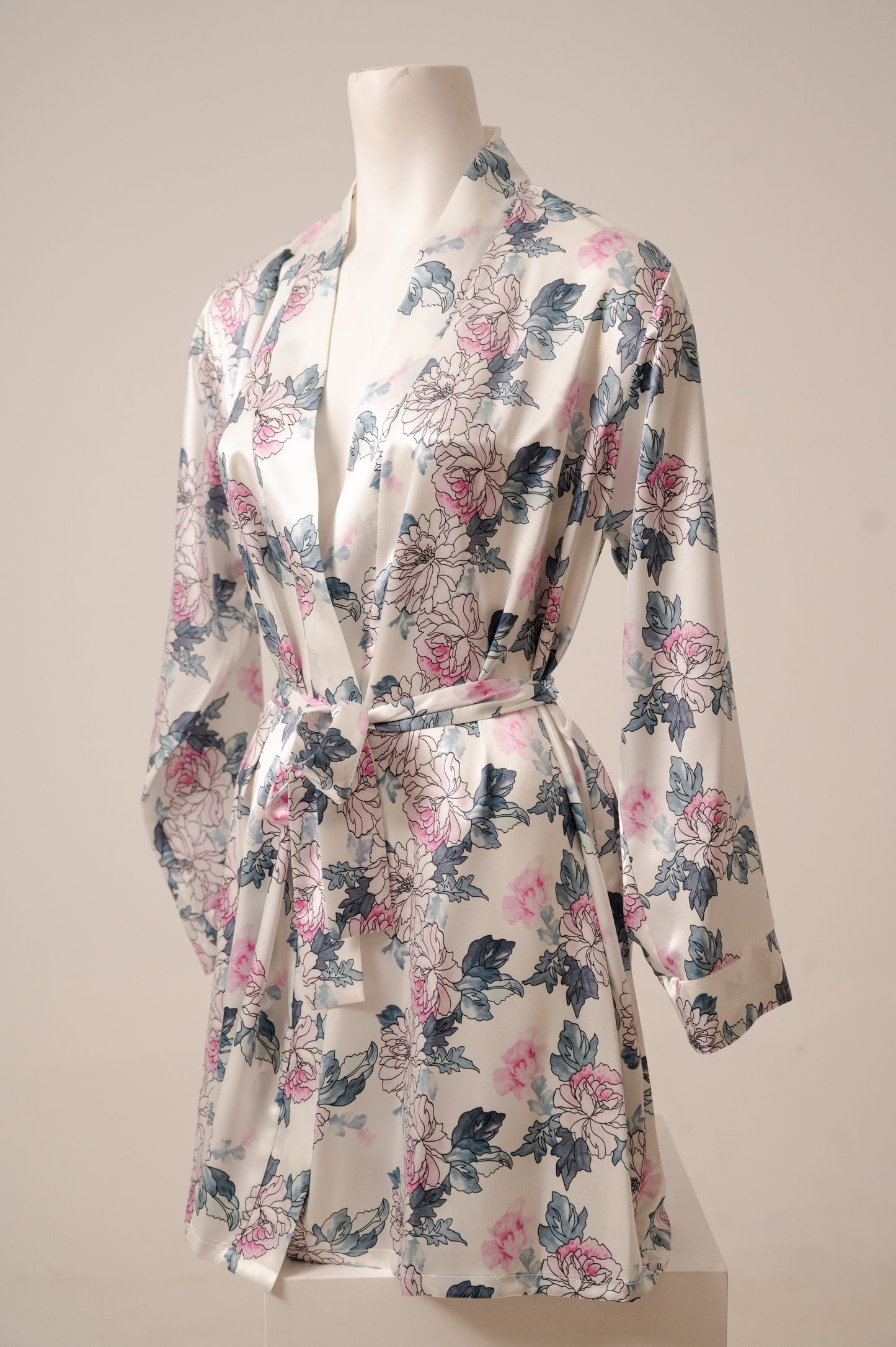 Short Satin Robe w7031