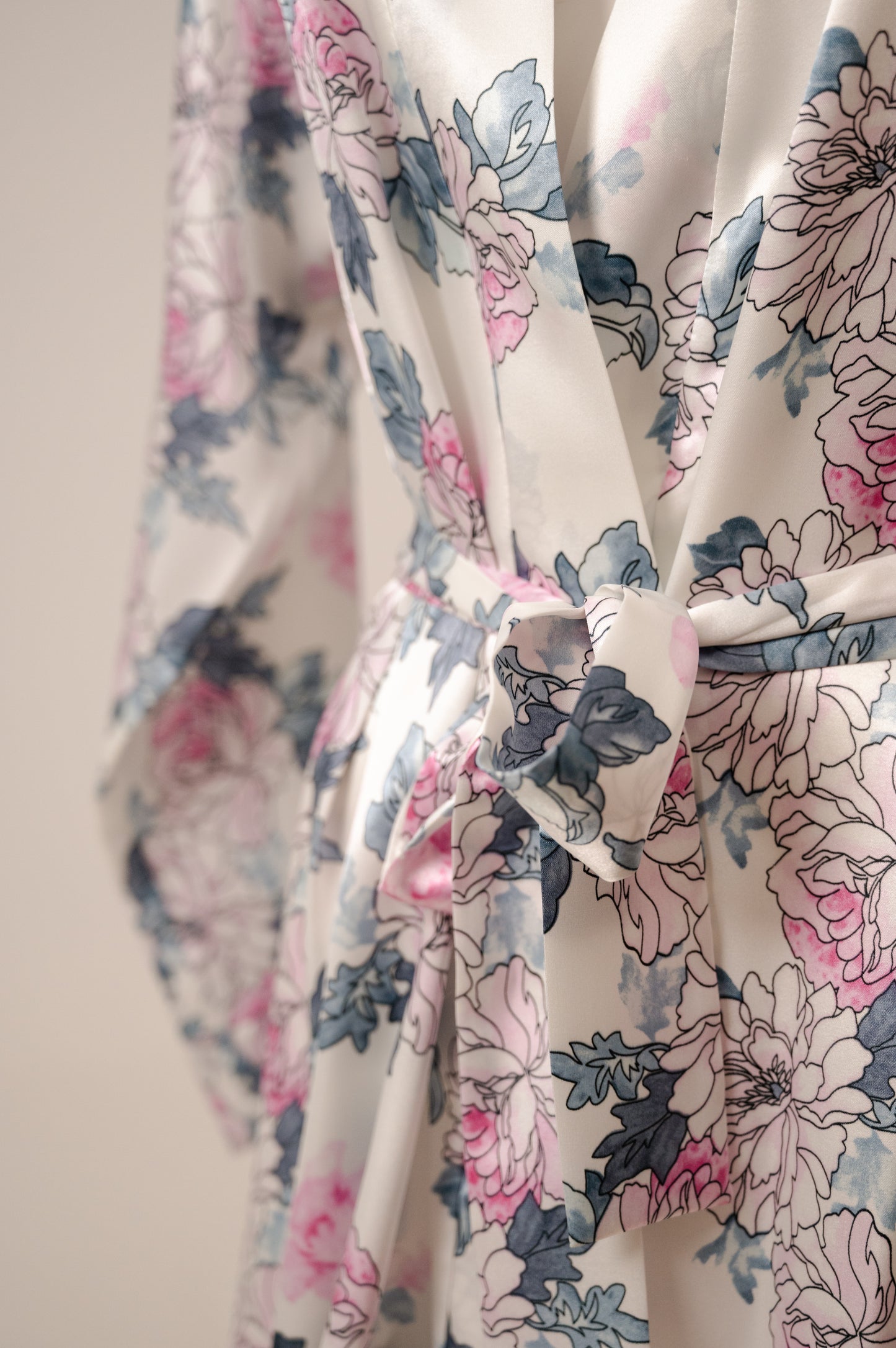 Short Satin Robe w7031