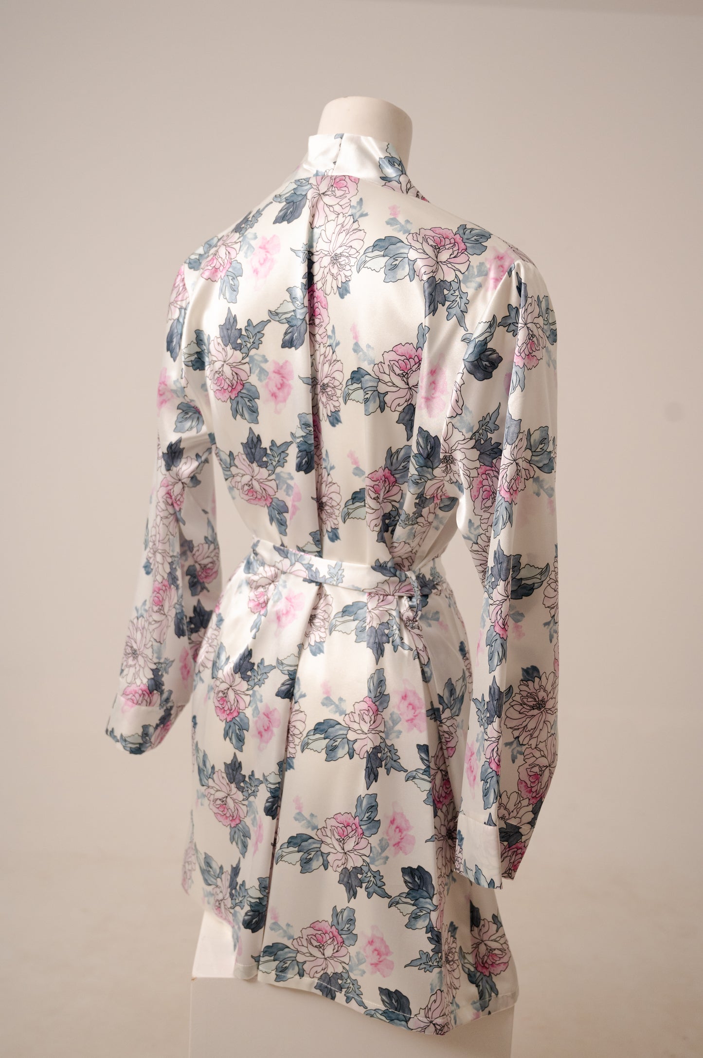 Short Satin Robe w7031