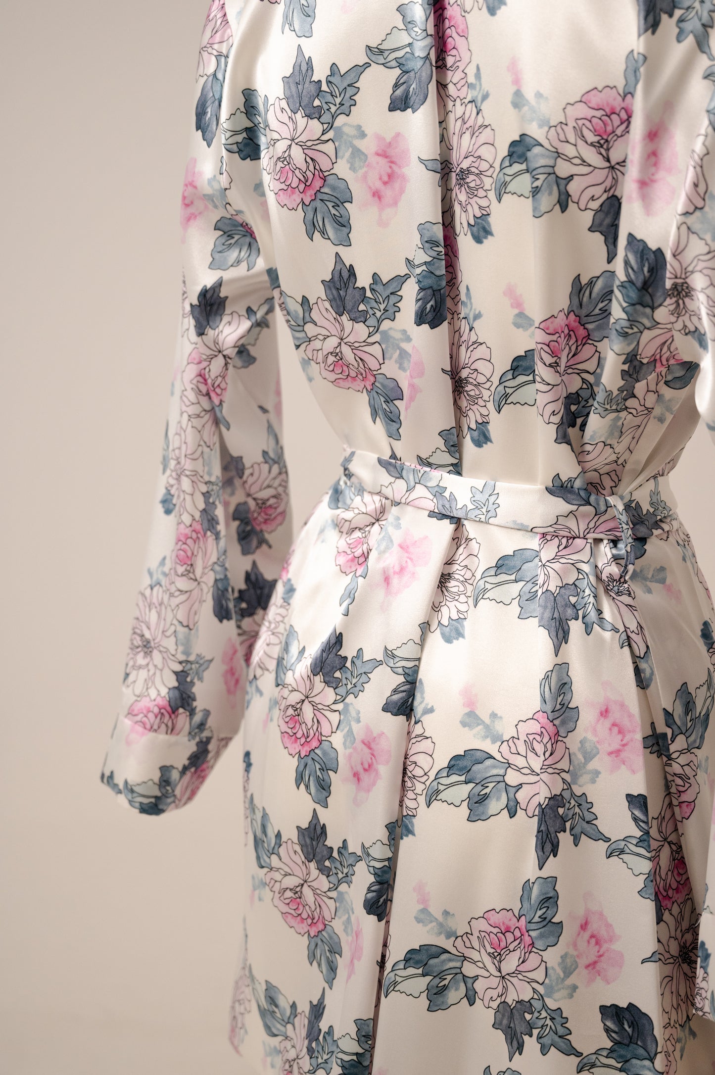 Short Satin Robe w7031