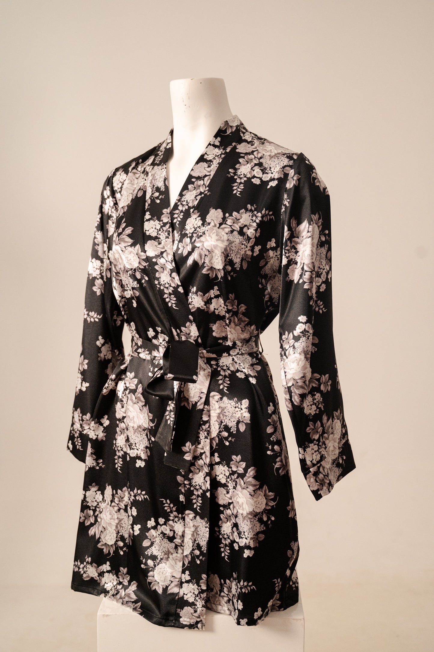 Short Satin Robe 7031