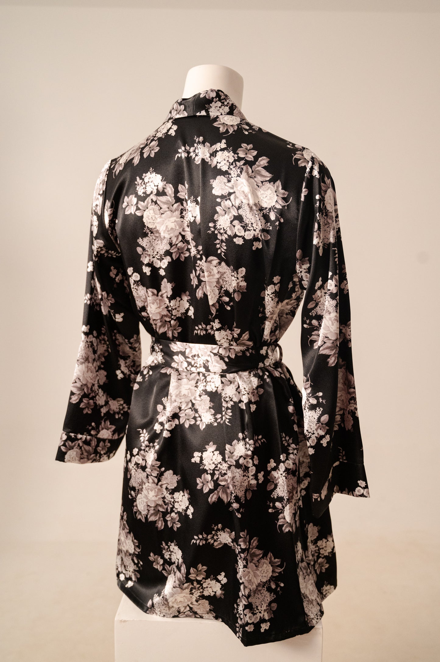 Short Satin Robe 7031