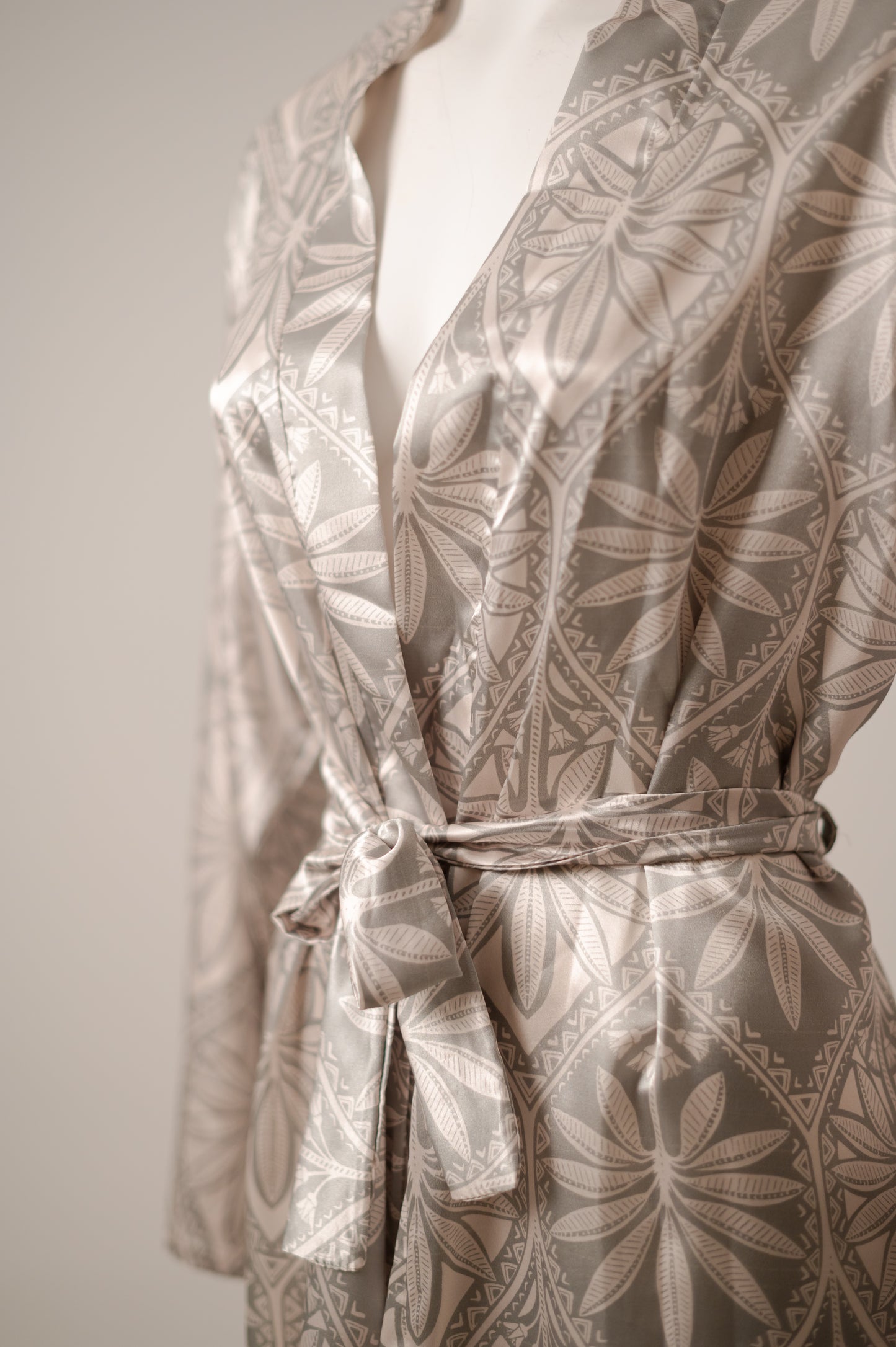 Short Satin Robe 7966