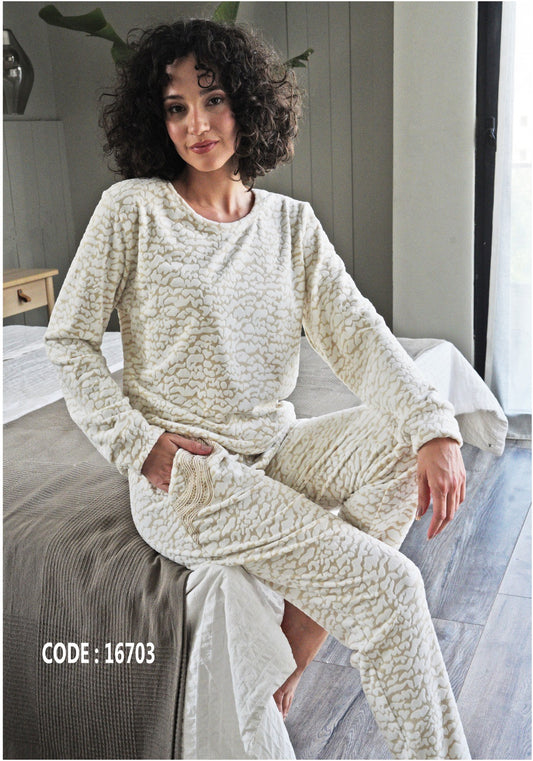 Round shirt velvet pajama 16703